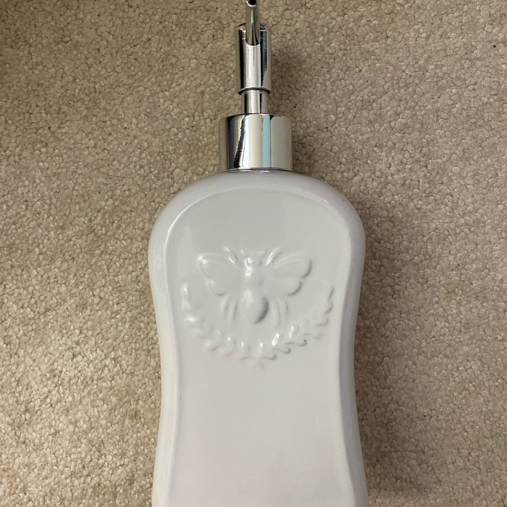 Soap decanter